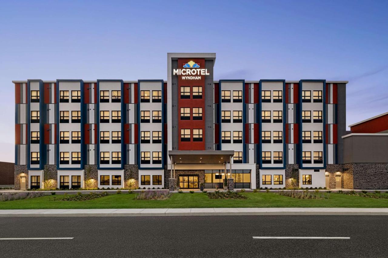 Microtel Inn & Suites Dorval Qc Exterior foto