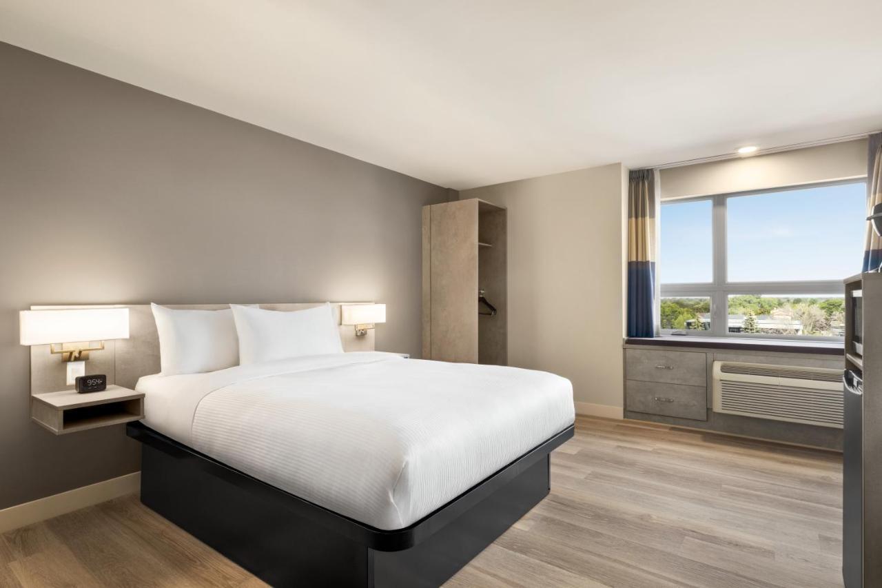 Microtel Inn & Suites Dorval Qc Exterior foto